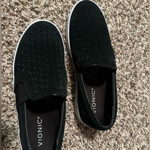 VIONIC KIMMIE PERF SNEAKER l Size 6.5